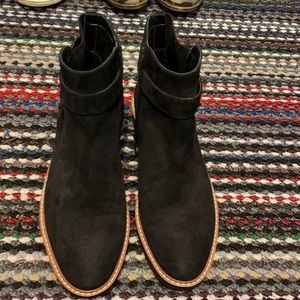 Naturalizer buckle booties 8 black suede Like New